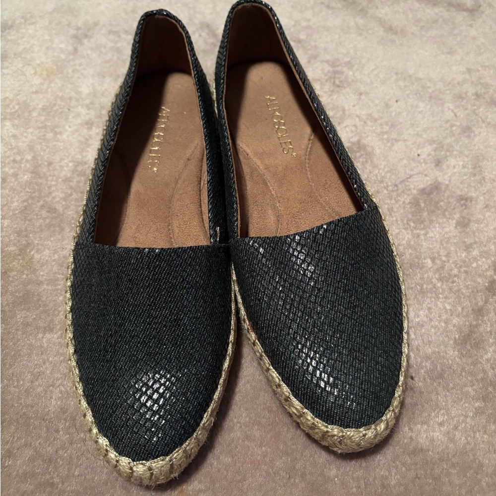 NWOT Aerosoles Dark Grey Metallic Espadrilles